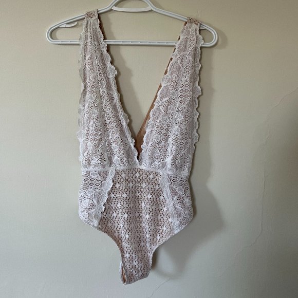 Nightcap Swim Lace Plunge One Piece - Size 4 (S-M) NWOT - Picture 4 of 9